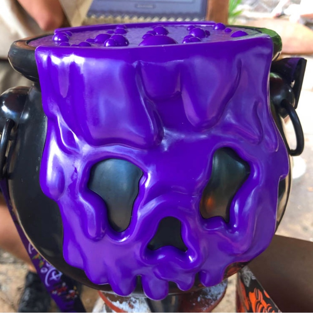 2019 Disneyland purple cauldron poison apple popcorn bucket